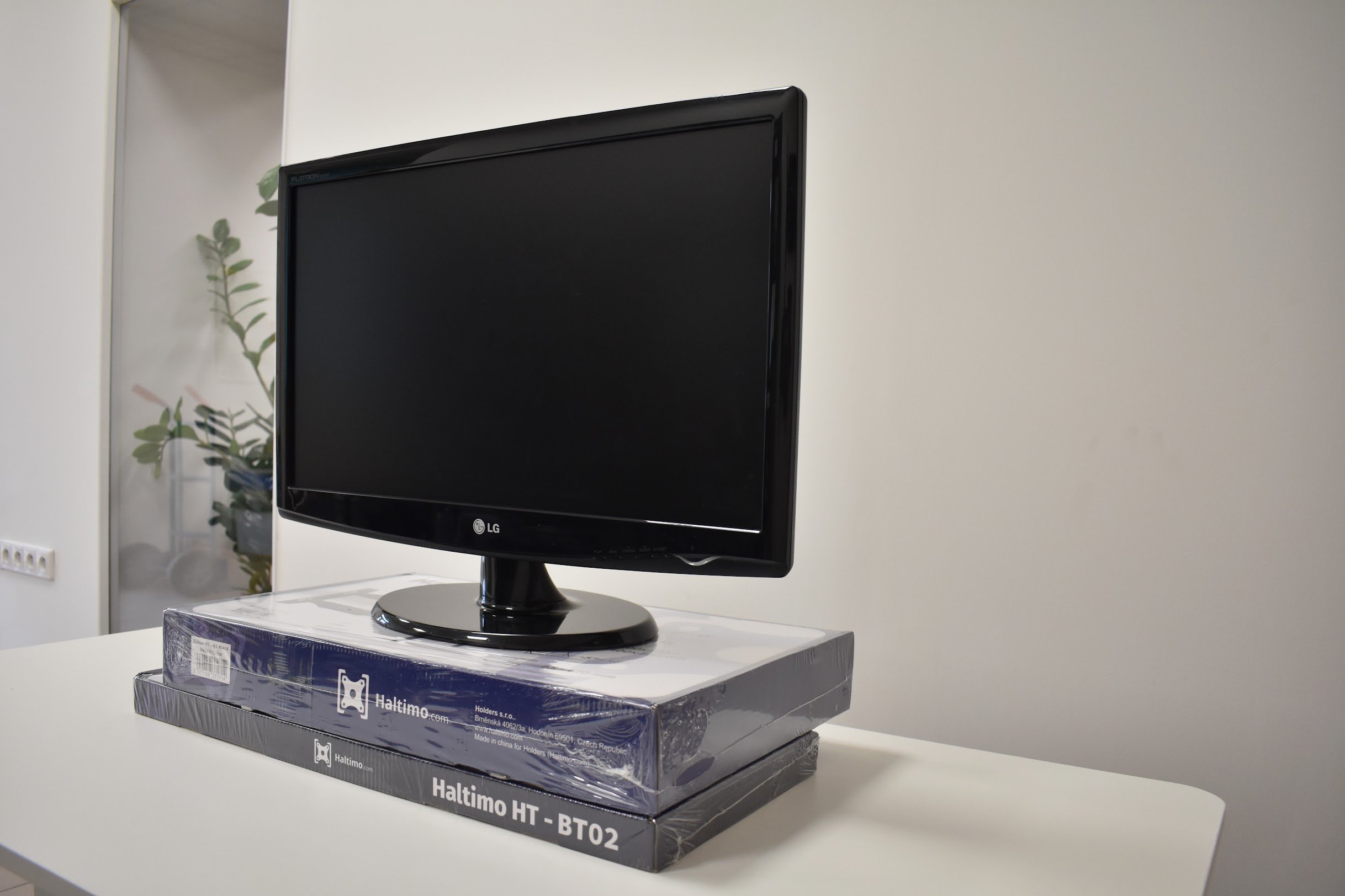 monitor=
